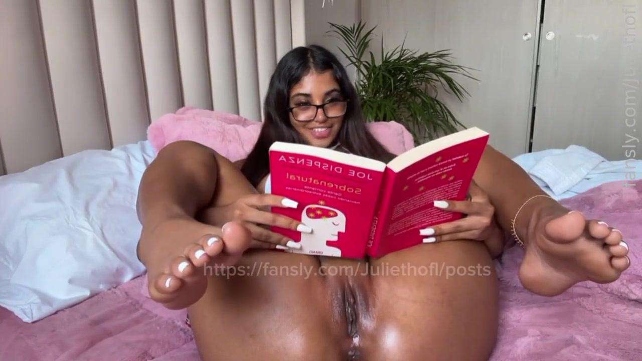 Julieth Díaz le gusta leer xxx video